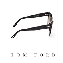 Tom Ford - "Nadine"